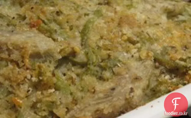 녹색 콩 아티 초크 캐서롤