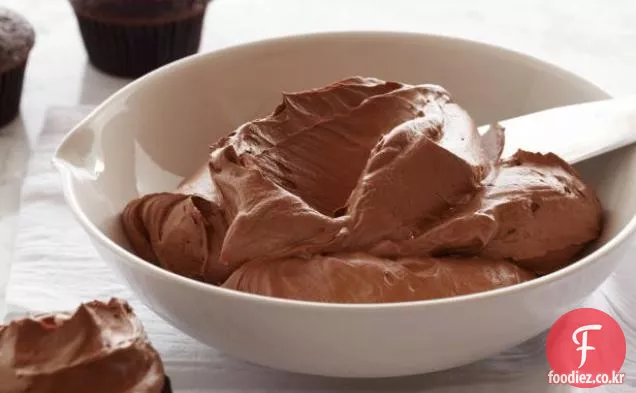 초콜릿 버터 크림 프로스팅