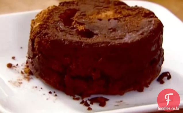 뜨거운 초콜릿 틴에이저 케이크