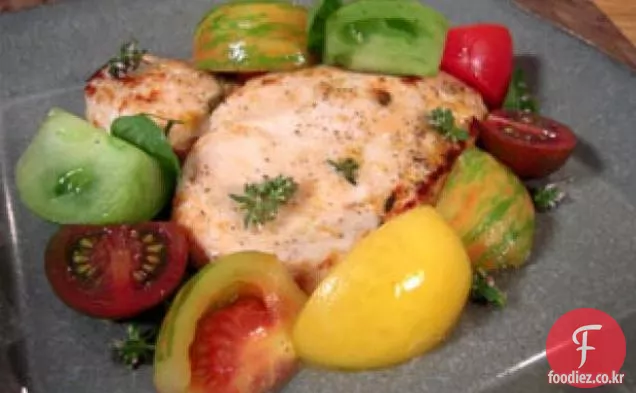 가보 토마토 샐러드와 레몬 타임 치킨