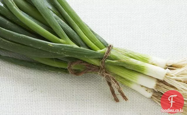 신선한 생강으로 찐 넙치