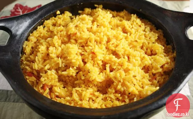 라틴 노란색 쌀