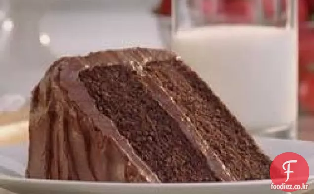 데이지 브랜드 사워 크림 초콜릿 케이크