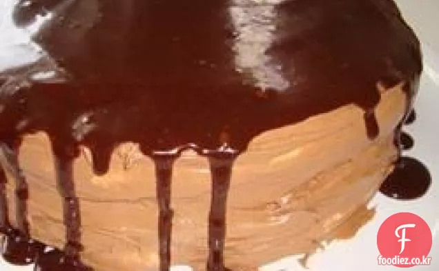 초콜릿 계피 헤이즐넛 머랭 케이크
