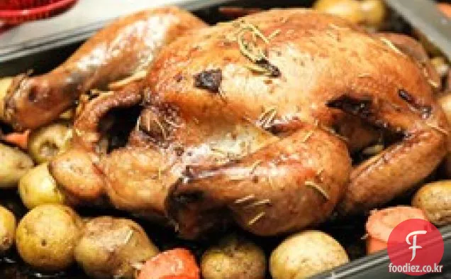 구운 허브 닭고기와 감자
