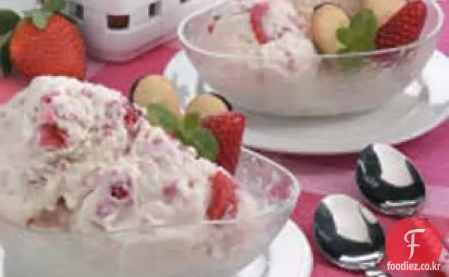 딸기 치즈 케이크 아이스크림