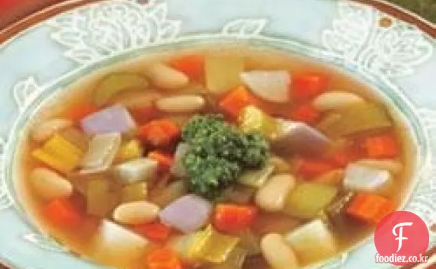 스완슨 페스토와 겨울 야채 콩 수프