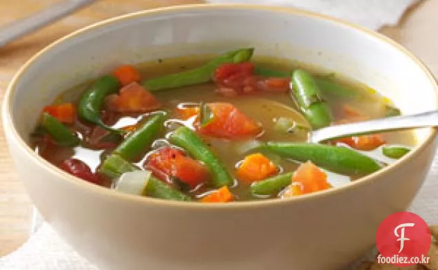 토마토 녹색 콩 수프