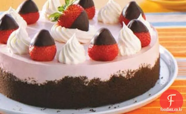 초콜릿 담근 딸기 치즈 케이크