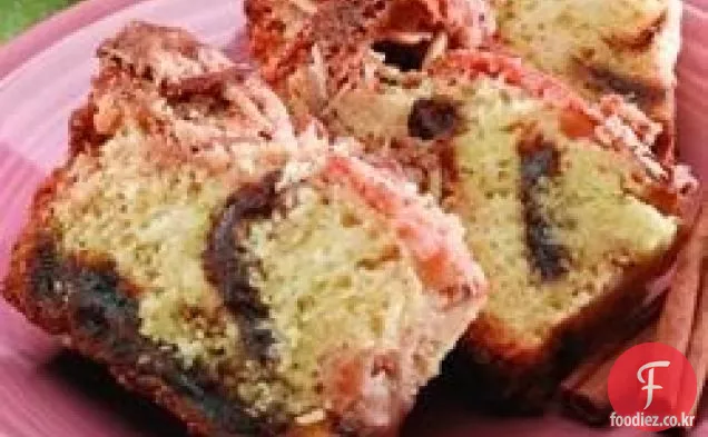 멋진 애플 버터 아침 식사 케이크