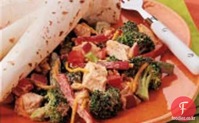 피칸테 브로콜리 치킨 샐러드
