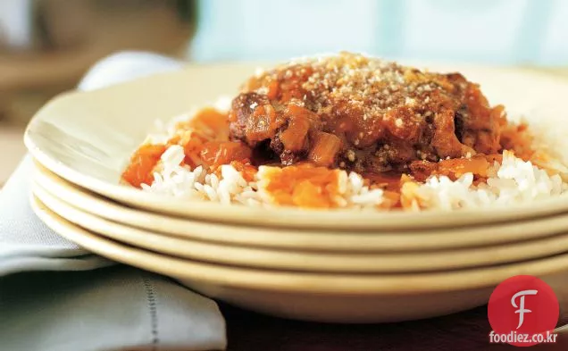 치킨 마늘과 계피 조림