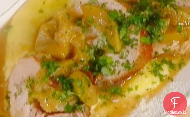 사과 소스와 폴렌타를 곁들인 송아지 고기:비텔로 콘 멜레