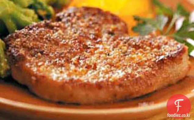 바삭한 허브 코팅 돼지 갈비