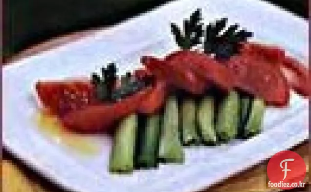 여름철 토마토와 부추 샐러드