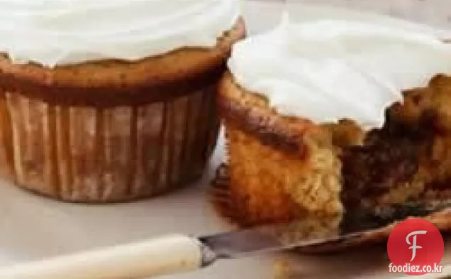 인크레더블 미들 - 애플 카라멜 데카당트 컵케이크