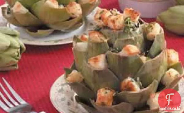 간편한 속을 채운 아티초크