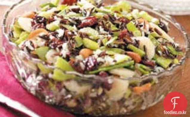 체리 야생 쌀 샐러드