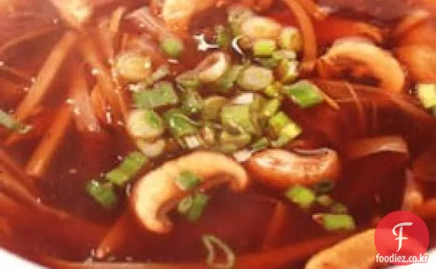 중국 매운 뜨겁고 신 수프