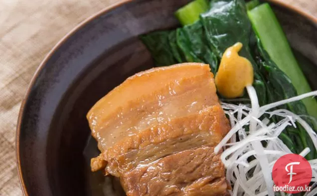 부타 카쿠니(일본식 찐 돼지 고기)