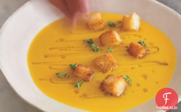 노란색 고추 수프