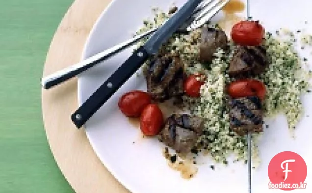 쇠고기와 포도 토마토 케밥