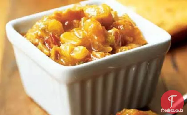 카레 살구 처트니와 옥수수 빵