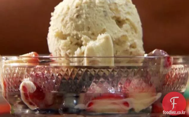 메이플 크림 딸기와 호두 아이스크림