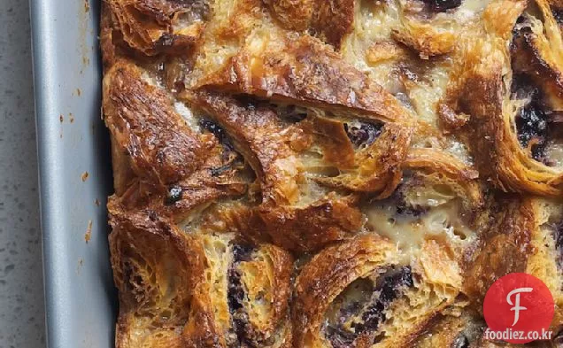 블루 베리 크로와상 빵 푸딩