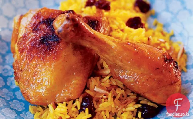 말린된 체리-사프란 쌀 페르시아 구운된 치킨