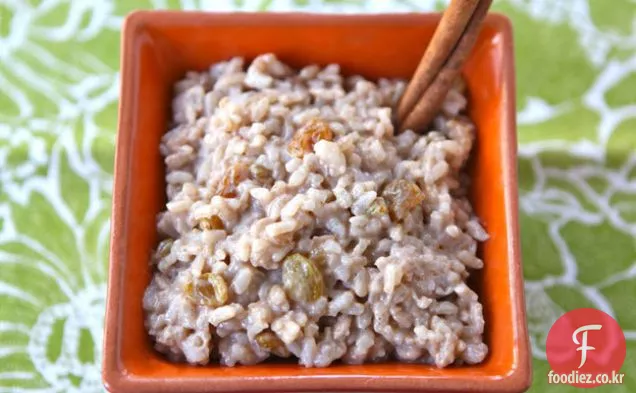 코코넛 차이 쌀 푸딩