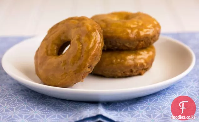 에스프레소 글레이즈로 구운 도넛