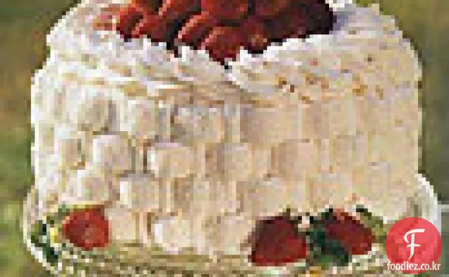 딸기 바구니 케이크
