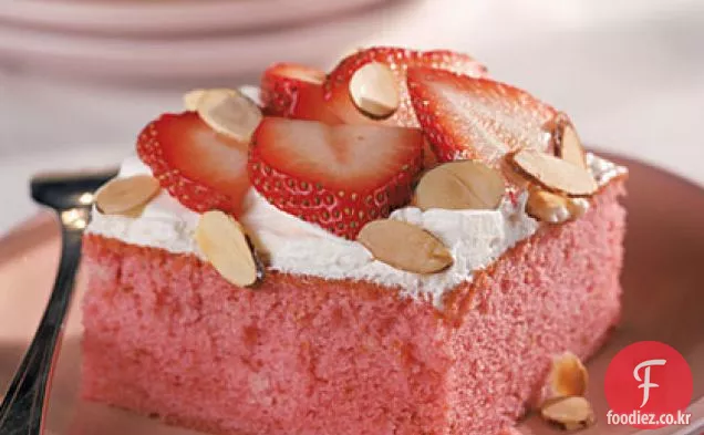 신선한 딸기 케이크