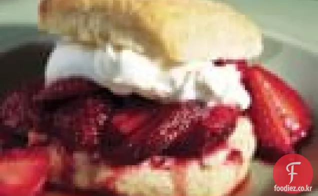 클래식 딸기 쇼트 케이크
