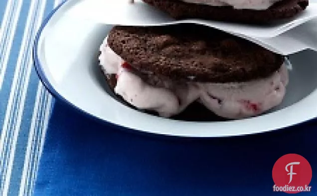 딸기 초콜릿 아이스크림 샌드위치
