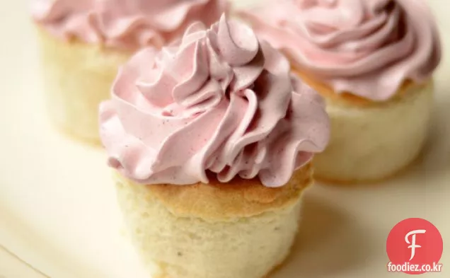 자연스럽 게 핑크 장식 공기 천사 음식 컵 케이크