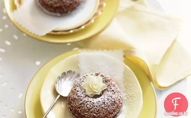 꿀과 진저 브레드 도넛 케이크