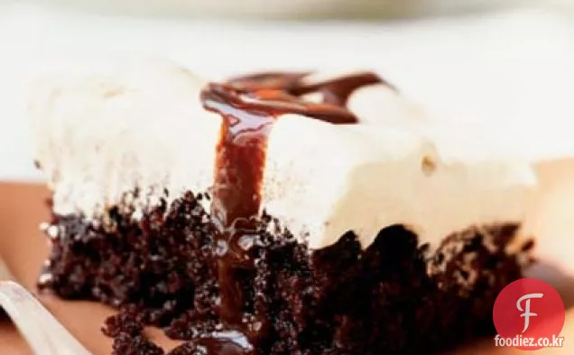한 그릇 초콜릿 모카 크림 케이크