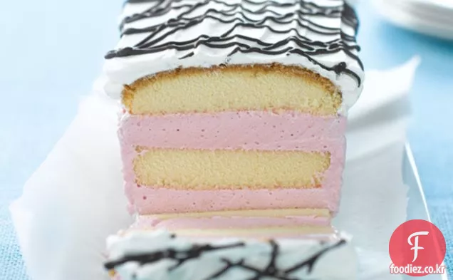 딸기 계층 파운드 케이크 디저트