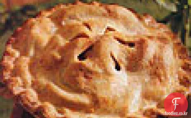 버터 밀크 크러스트와 매운 복숭아 파이