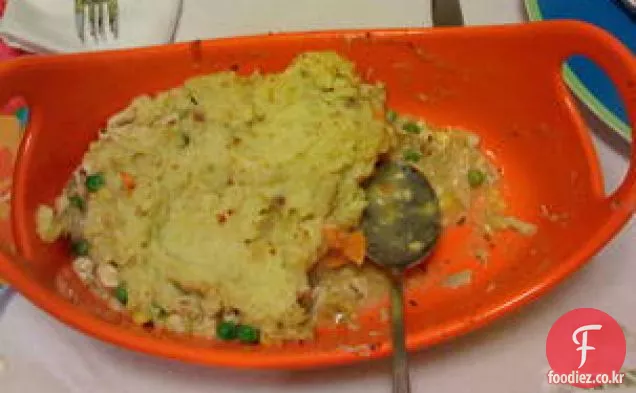 닭고기와 마늘-허브 감자 양치기 파이