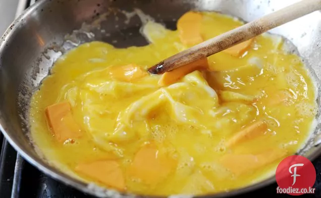 지방 할머니의 치즈 계란