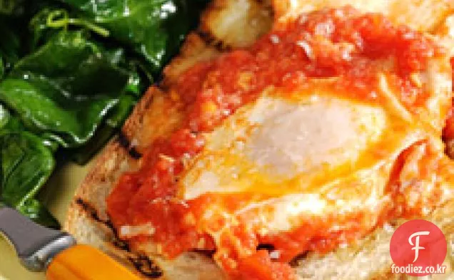 토마토 소스에 데친 계란