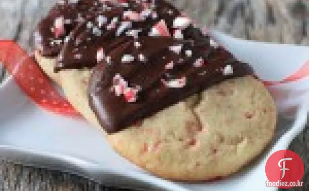 초콜릿 담근 페퍼민트 쿠키