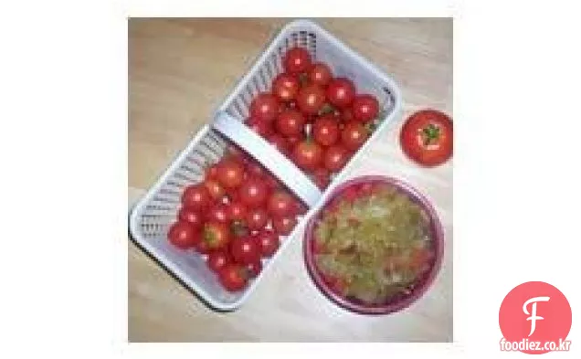 달콤한 녹색 토마토 케첩
