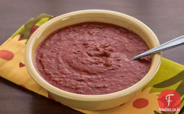 구운 토마토 수프의 크림