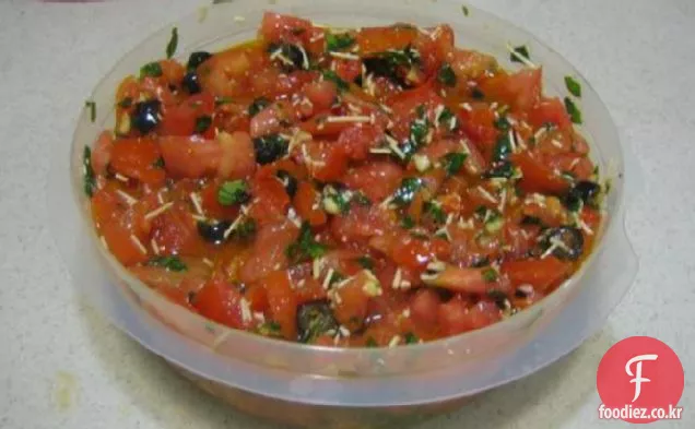 매운 토마토 바질 소스 파스타