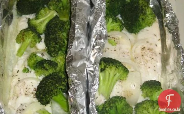 허브 생선과 야채 바비큐 또는 오븐 구이