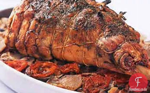 감자,가지,토마토 티안에 구운 양고기의 다리